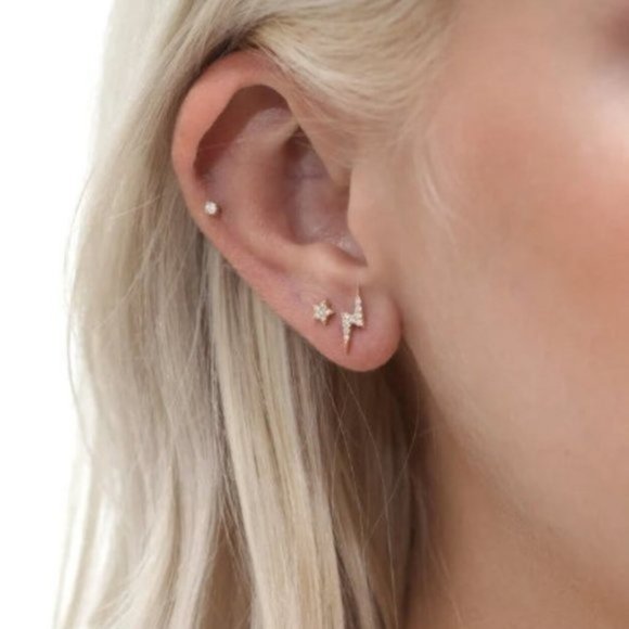 Dainty Diamond Lightening Bolt Stud Earring Screw in Tragus Hypoallergenic stud - Picture 3 of 4